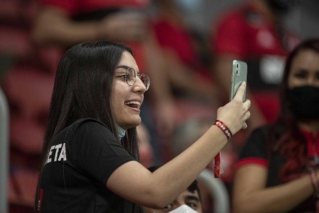 示出了強烈 示出了強烈